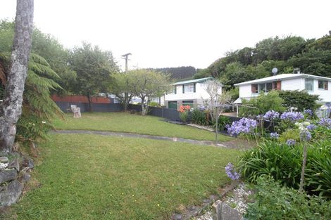 Photo of property in 38 Larsen Crescent, Tawa, Wellington, 5028