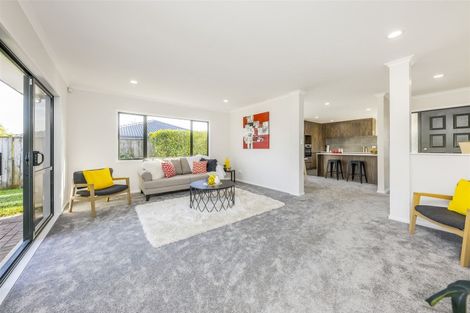 Photo of property in 12 Attymon Lane, East Tamaki, Auckland, 2016