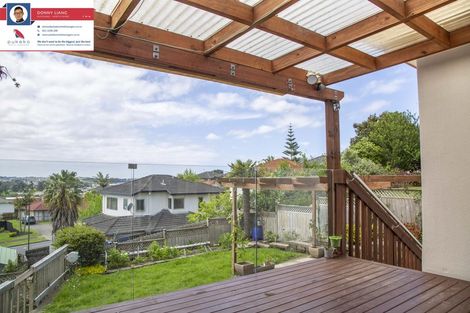 Photo of property in 6 Canary Place, Unsworth Heights, Auckland, 0632