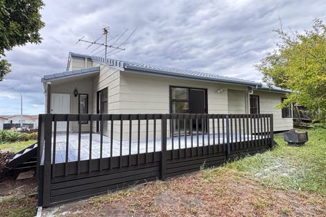 Photo of property in 16 Greenstone Place, Clover Park, Auckland, 2019