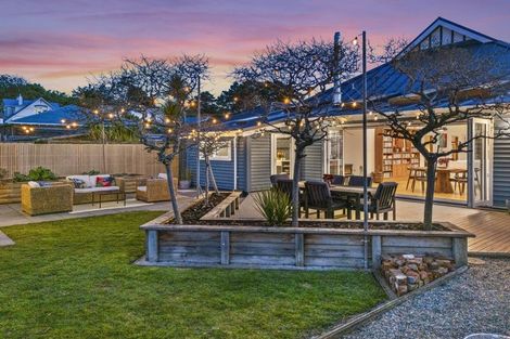 Photo of property in 127 Hargest Crescent, Saint Clair, Dunedin, 9012