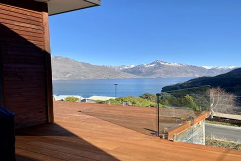 Photo of property in 15a Mackinnon Terrace, Sunshine Bay, Queenstown, 9300