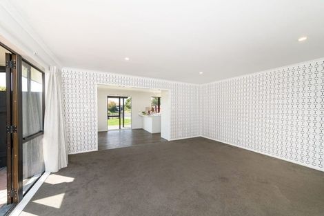Photo of property in 20 Colonial Place, Kelvin Grove, Palmerston North, 4414