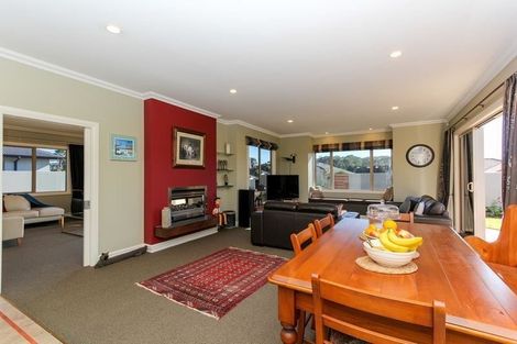 Photo of property in 14 Parkvue Drive, Bell Block, New Plymouth, 4312