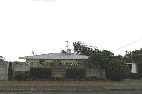 Photo of property in 1/32 Trinidad Road, Sunnynook, Auckland, 0620