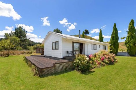 Photo of property in 9 Wilson Road, Hunterville, 4730