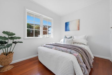 Photo of property in 355 East Coast Road, Mairangi Bay, Auckland, 0630