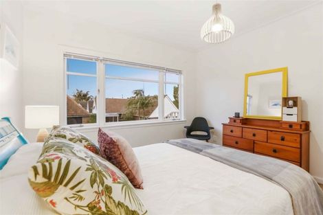 Photo of property in 2/5 Elderwood Lane, Belmont, Auckland, 0622