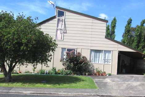Photo of property in 2/3 Miraka Place, Birkenhead, Auckland, 0626