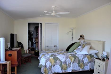 Photo of property in 61 West Hoe Heights, Orewa, 0931