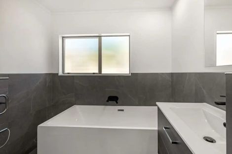 Photo of property in 354 Royal Road, Massey, Auckland, 0614