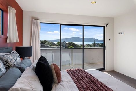 Photo of property in 17 Pine Ridge Terrace, Waikanae Beach, Waikanae, 5036