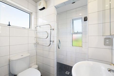 Photo of property in 18 Copper Beech Avenue, Frankton, Queenstown, 9300