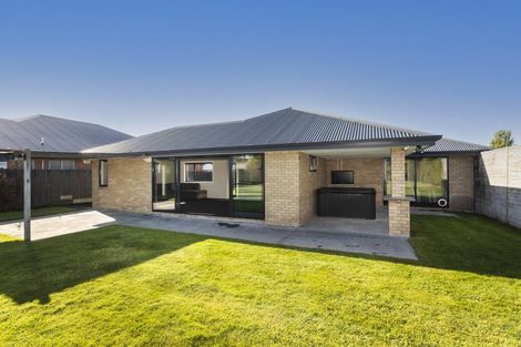 Photo of property in 60 Luxembourg Crescent, Halswell, Christchurch, 8025