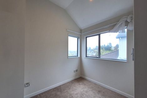 Photo of property in 8 Bintulu Place, Fairview Heights, Auckland, 0632