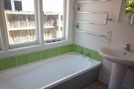 Photo of property in 100 Innes Road, St Albans, Christchurch, 8052