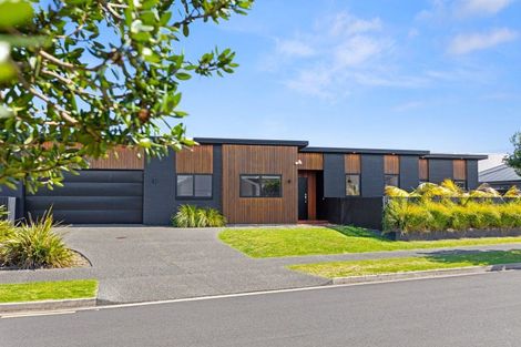 Photo of property in 22 Awatira Drive, Papamoa Beach, Papamoa, 3118