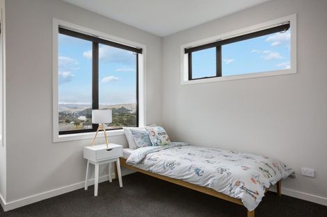 Photo of property in 15 Yorkshire Close, Whitby, Porirua, 5024