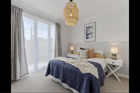 Photo of property in 21 Waione Avenue, Te Atatu Peninsula, Auckland, 0610