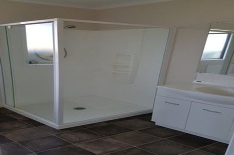 Photo of property in 39 Pegasus Place, Kelvin Grove, Palmerston North, 4414