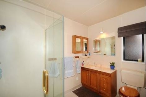 Photo of property in 2 Yarrum Lane, Avonhead, Christchurch, 8042