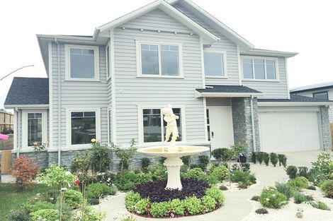 Photo of property in 18 Colliston Rise, Pinehill, Auckland, 0632