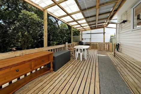 Photo of property in 2/129 Edmonton Road, Te Atatu South, Auckland, 0610