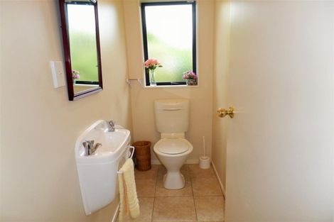 Photo of property in 6 Hawk Place, Welcome Bay, Tauranga, 3112