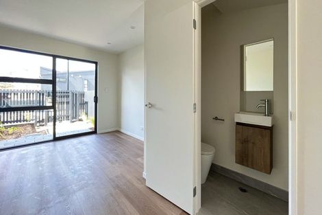 Photo of property in 11/474 West Coast Road, Glen Eden, Auckland, 0602