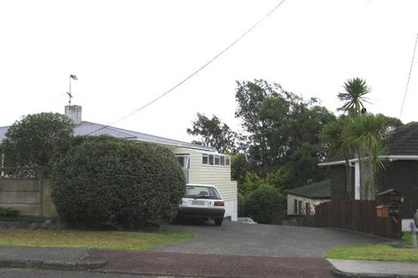 Photo of property in 2/32 Trinidad Road, Sunnynook, Auckland, 0620