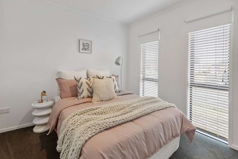 Photo of property in 32 Marion Crescent, Papamoa Beach, Papamoa, 3118