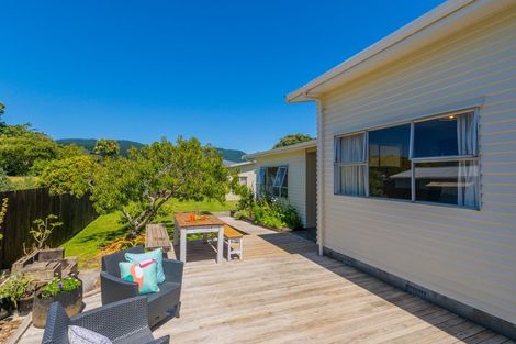 Photo of property in 18 Arawhata Road, Paraparaumu, 5032
