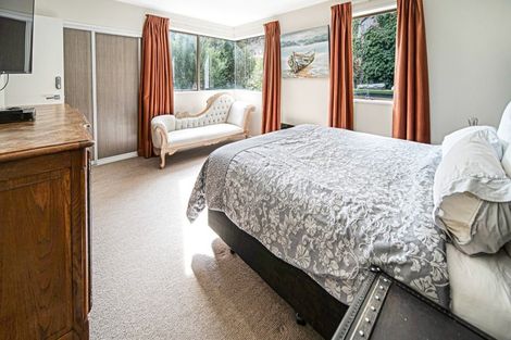 Photo of property in 2 Cannon Hill Crescent, Mount Pleasant, Christchurch, 8081