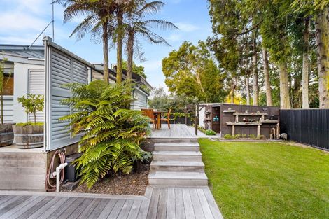 Photo of property in 5 Taupaki Road, Taupaki, Henderson, 0782