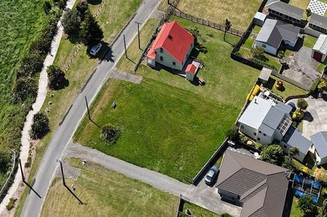 Photo of property in 32 Harbour Street, Foxton, 4814