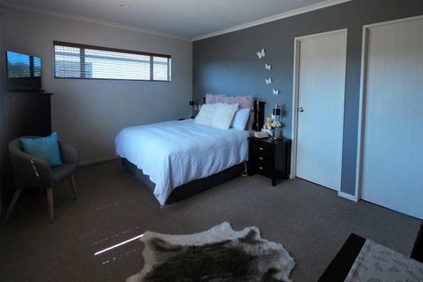 Photo of property in 23 Cambrian Crescent, Flat Bush, Auckland, 2016