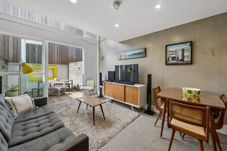 Photo of property in Canvas Apartments, 2/307 Willis Street, Te Aro, Wellington, 6011