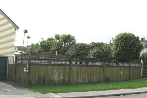 Photo of property in 69 Horokiwi Road West, Newlands, Wellington, 6037