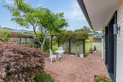 Photo of property in 6 Anderson Way, Highlands Park, New Plymouth, 4312