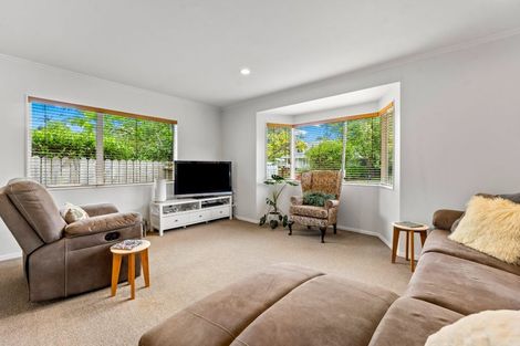 Photo of property in 19 Rosella Grove, Waimauku, 0812