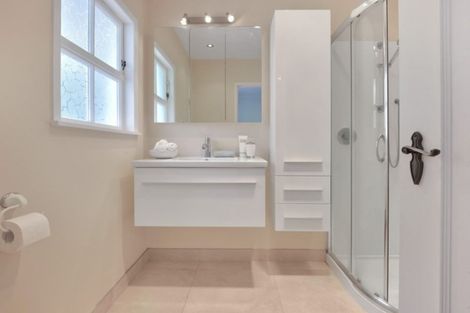 Photo of property in 2/8 Pierce Road, Milford, Auckland, 0620