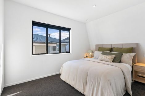 Photo of property in 2/42 Island Road, Beach Haven, Auckland, 0626