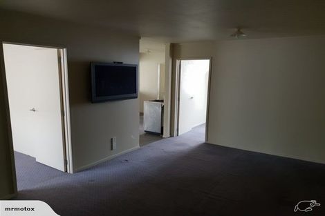 Photo of property in 16 Kaikoura Street, Henderson, Auckland, 0612