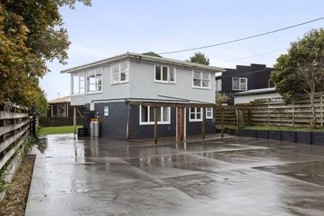 Photo of property in 1400 Whangaparaoa Road, Army Bay, Whangaparaoa, 0930