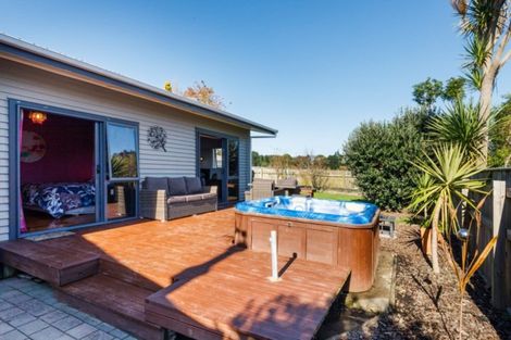 Photo of property in 16 Buick Crescent, Awapuni, Palmerston North, 4412