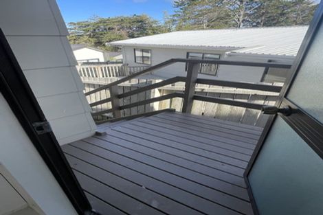 Photo of property in 95 Hobsonville Road, West Harbour, Auckland, 0618