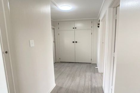 Photo of property in 2/1 Ribblesdale Road, Henderson, Auckland, 0612