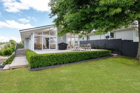 Photo of property in 19 Advene Road, Cockle Bay, Auckland, 2014