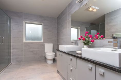 Photo of property in 12 Askerne Drive, Flat Bush, Auckland, 2016