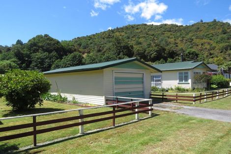 Photo of property in 10 Broadway, Reefton, 7830